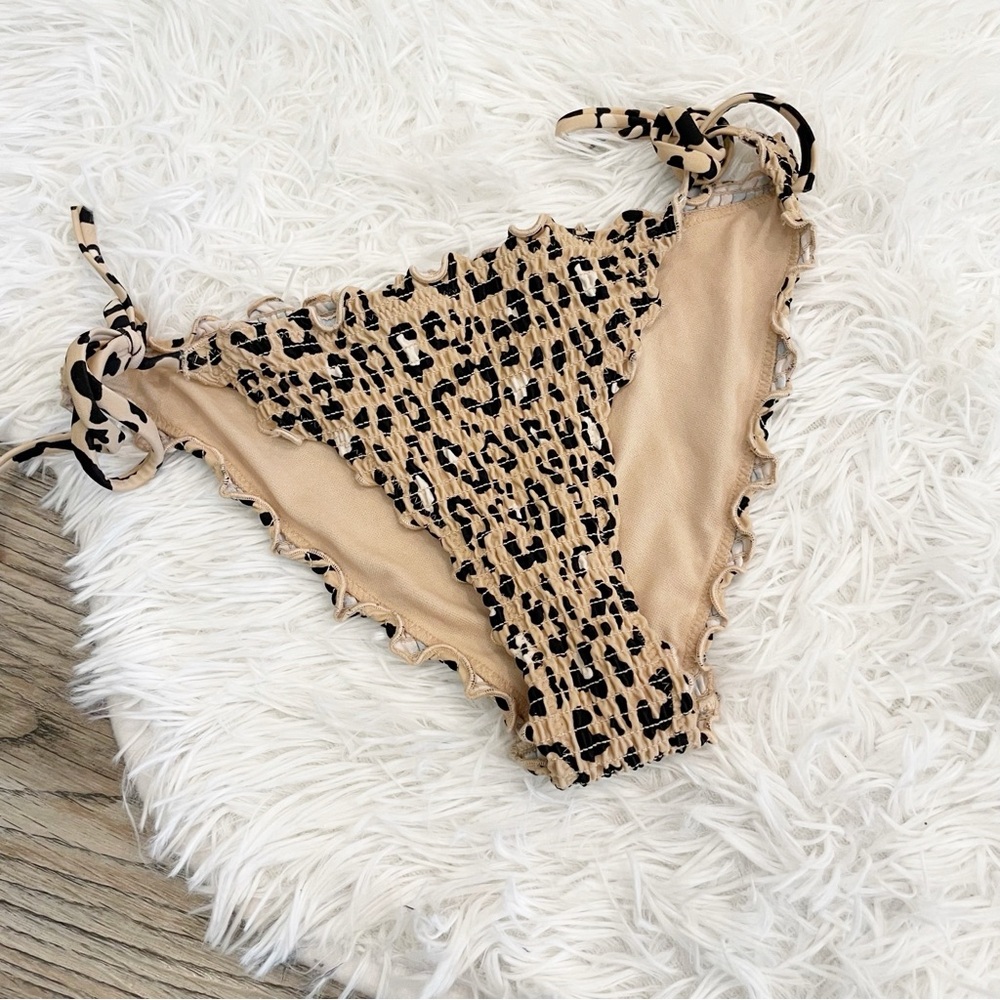 Hollister Leopard Print Bikini Bottoms XS Smocked